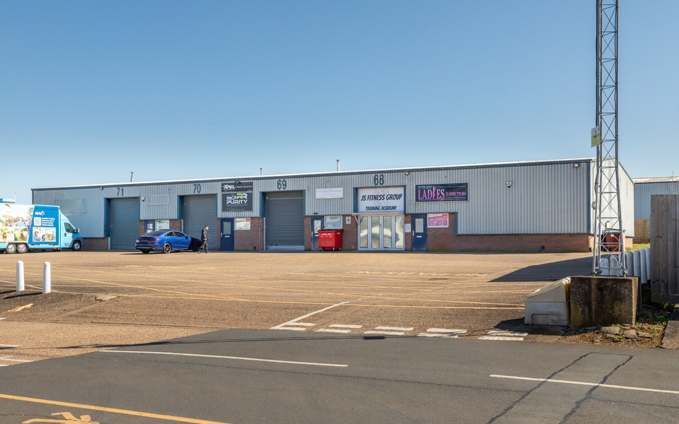 Leyland Trading Estate - Externals (8)